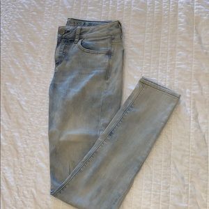 AE Light Wash Jeggings